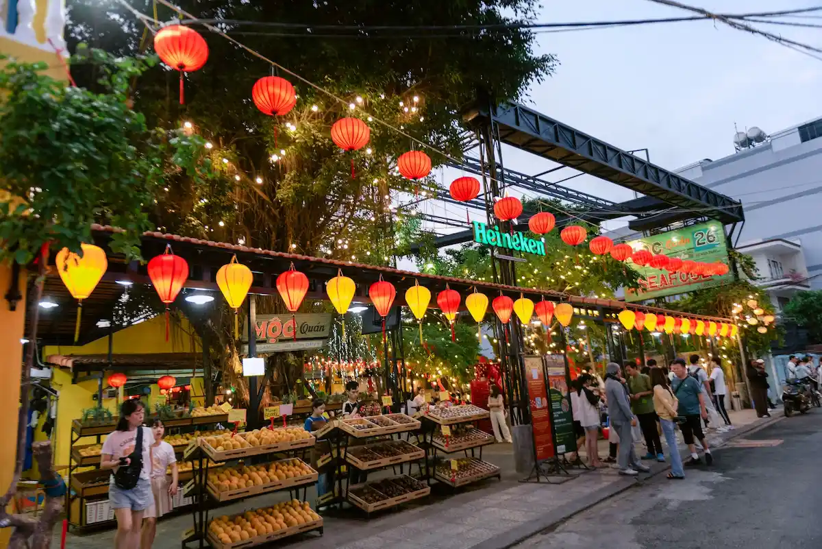 Top 12 quán hải sản tại Đà Nẵng – Thưởng thức vị biển vả tươi ngon nhất! Mộc Quan Seafood – Phong cách hải sản hiện đại