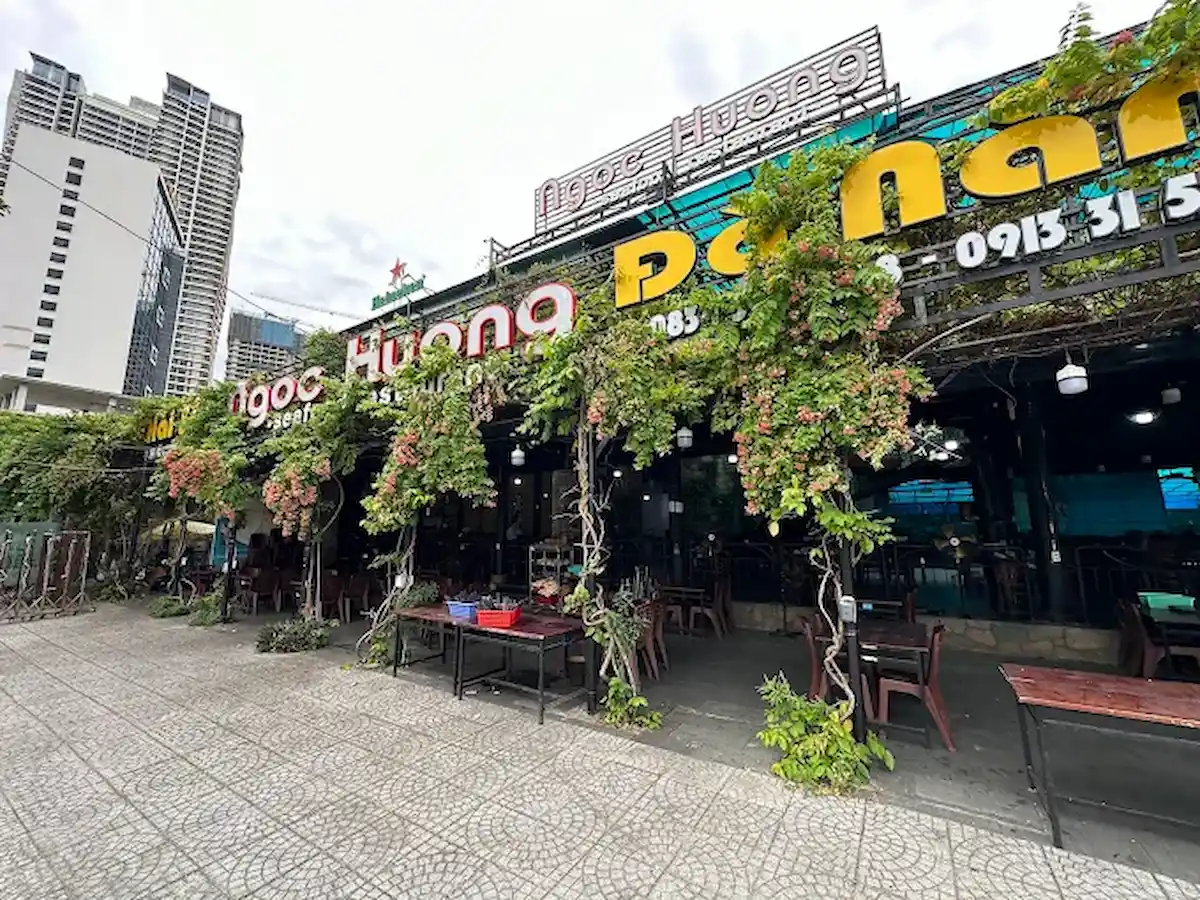 Top 12 quán hải sản tại Đà Nẵng – Thưởng thức vị biển vả tươi ngon nhất! Ngọc Hương Seafood Restaurant – Hải Sản sang trọng cho gia đình